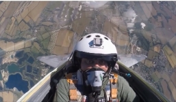 Video: Thót tim màn biểu diễn mạo hiểm của phi công MiG-29